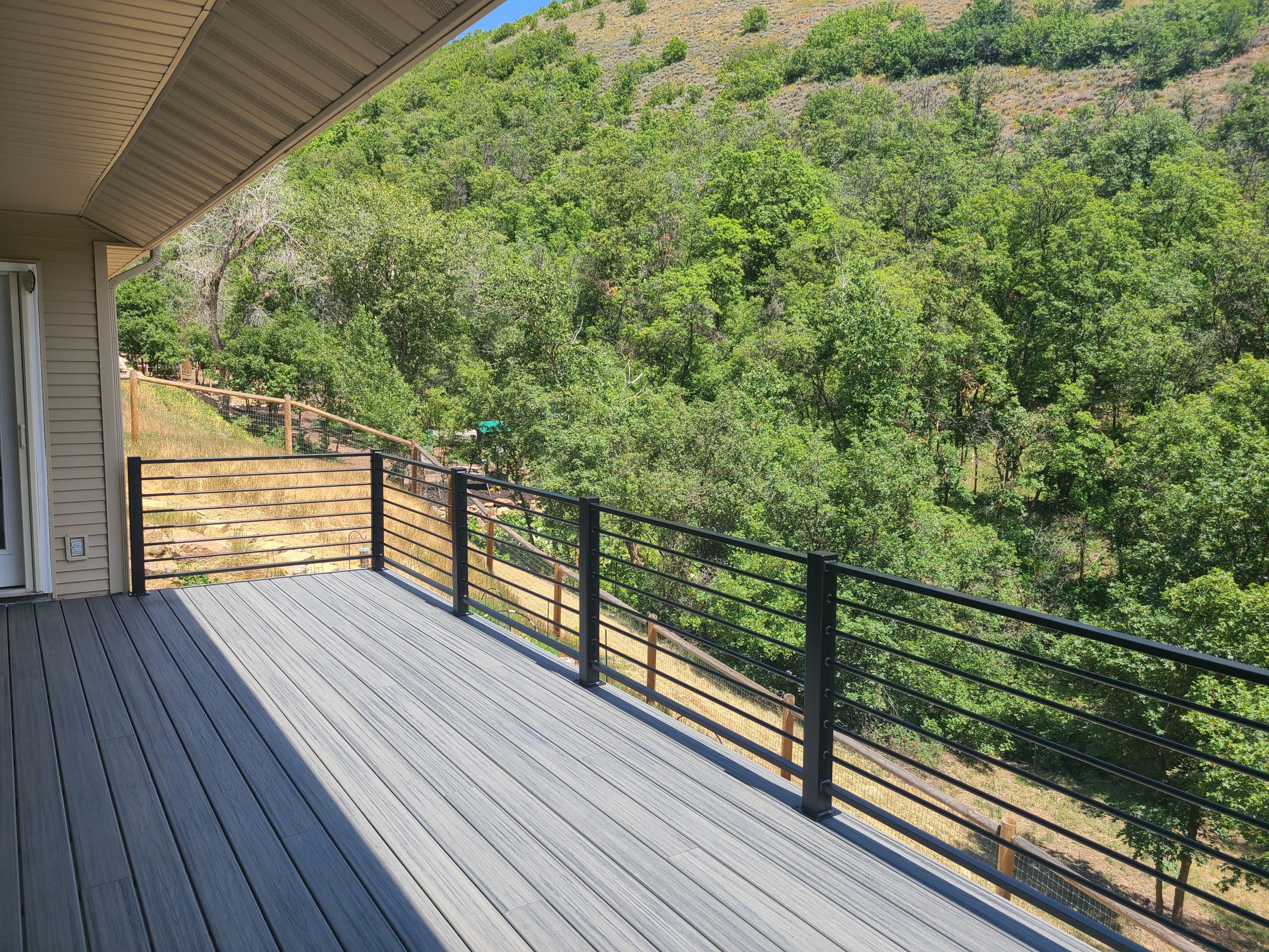 deck-iron-railing